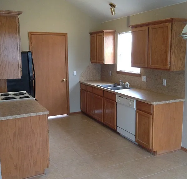 3417 Shadow St — Photo 1