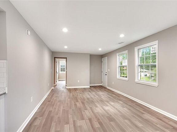 4th image of 2157 Penelope St NW