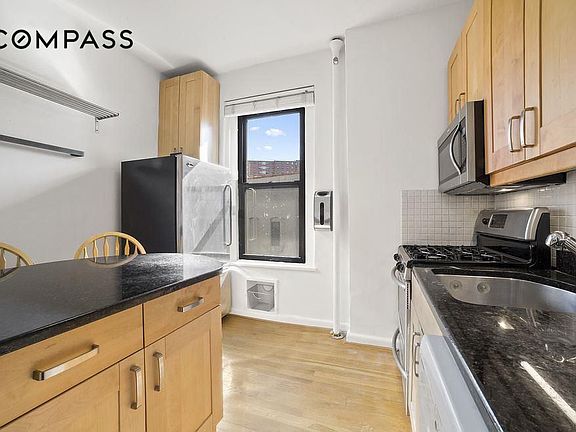 3rd image of 170 Claremont Ave APT 21