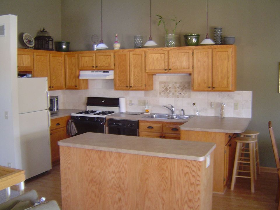 2nd image of 8354 Oakview Ct N