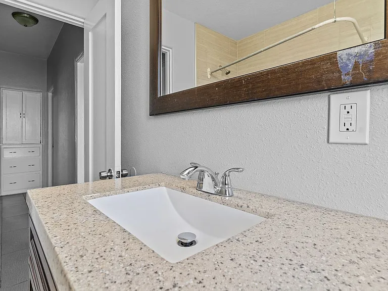 820 Lime Avenue — Photo 18
