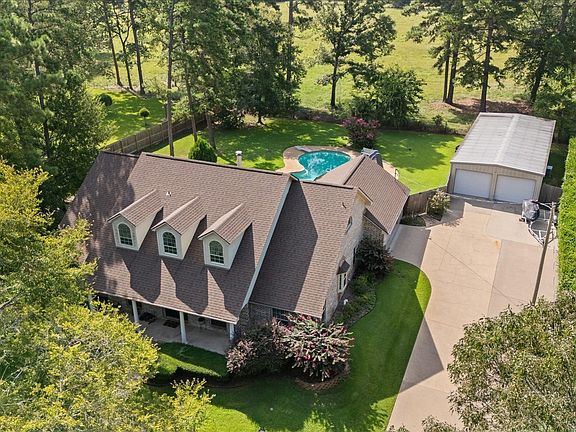 2nd image of 821 Shadowood Dr