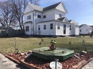 313 S Division St, Woodhull, IL 61490