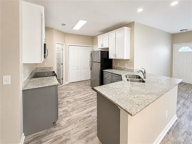 443 Juliette Ln — Photo 4