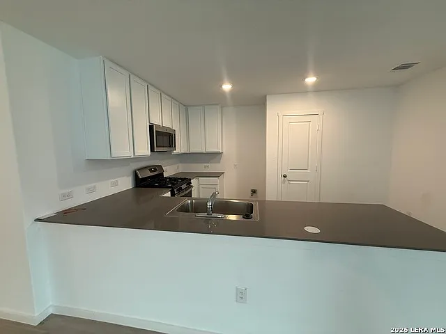 4839 Legacy Point — Photo 9