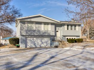 6712 NW 53rd St, Johnston, IA 50131