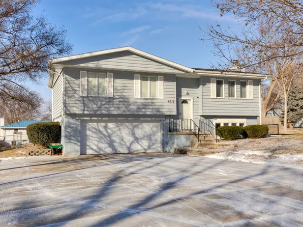 6712 NW 53rd St, Johnston, IA 50131
