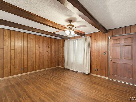 5th image of 1004 Barton Rd