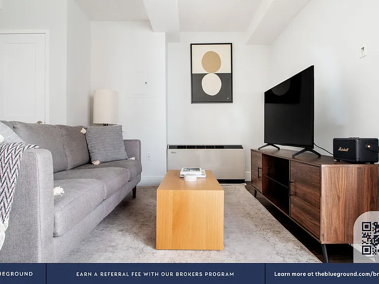 354 E 91st St #2102 — Photo 4