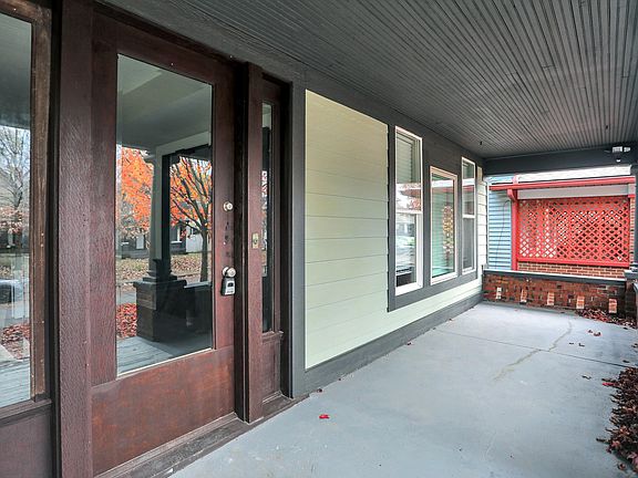 3rd image of 1121 N Parker Ave
