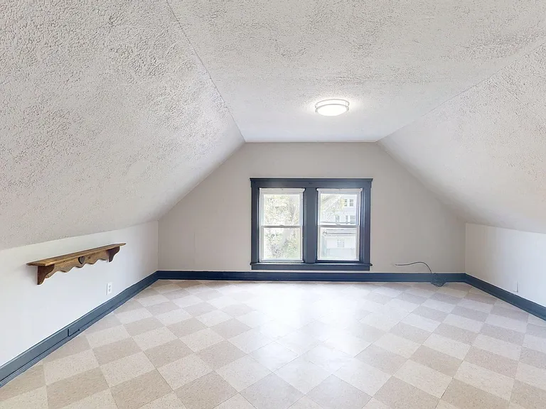 3334 W 82nd St — Photo 34