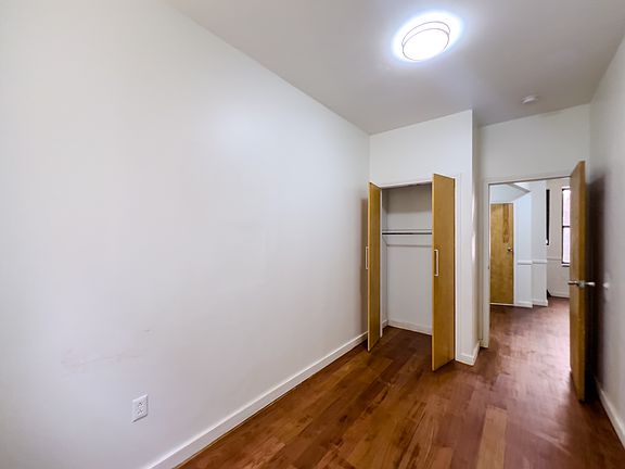 5th image of 128 Thompson St #1E