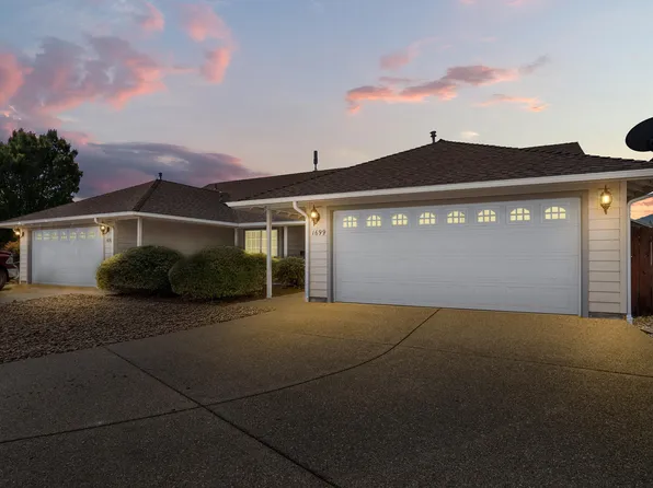 1698 Nunnwood Ln, Grants Pass, OR 97527