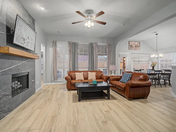 2409 Mallard Dr, Little Elm, TX 75068