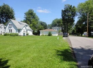 110 Berkley Rd, Williamsville, NY 14221