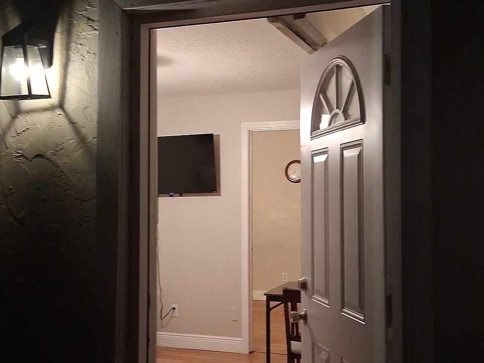 1st image of 3923 Valencia Grove Ln #B