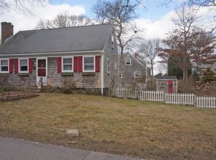 10 Wabenaki Rd, Pocasset, MA 02559