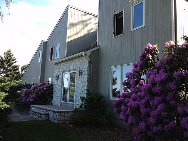 1st image of 17 Howell Dr