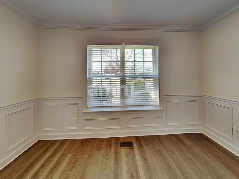 560 Summit Way — Photo 5