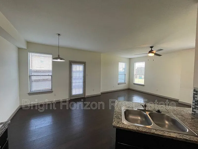 3617 Valley Vista Dr #405 — Photo 7