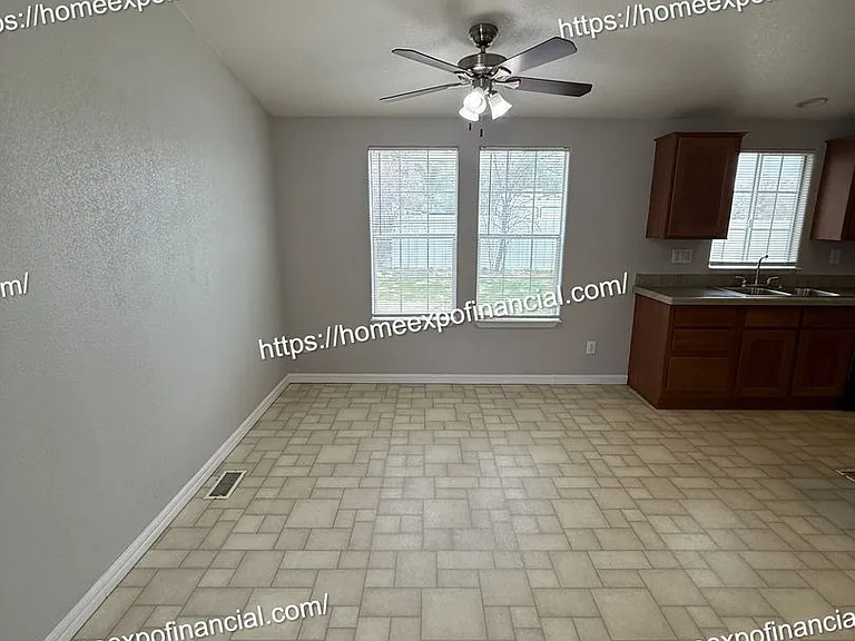 26590 Franklin Ave — Photo 20