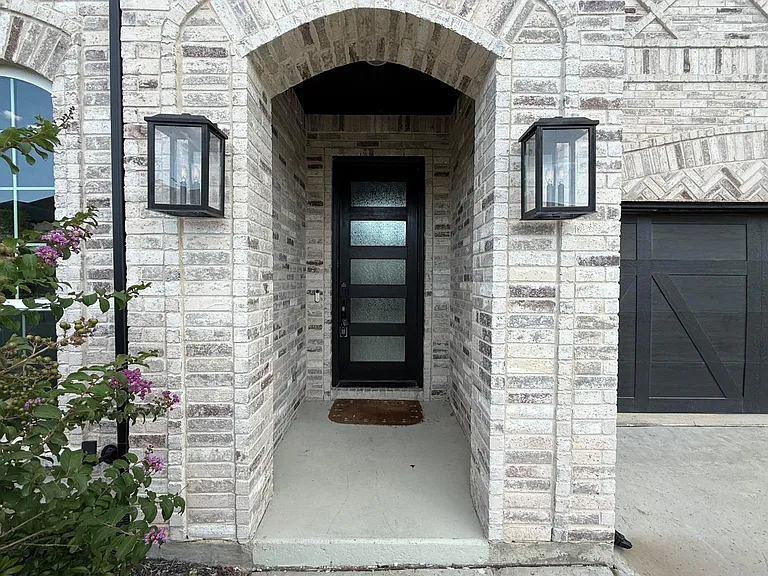 10678 Grayhead Dr — Photo 3