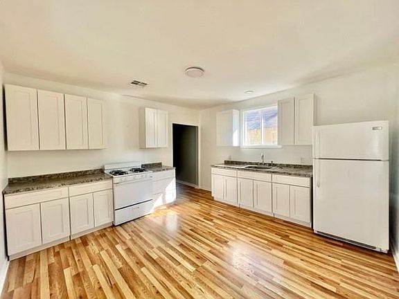 3rd image of 732 Avenue C