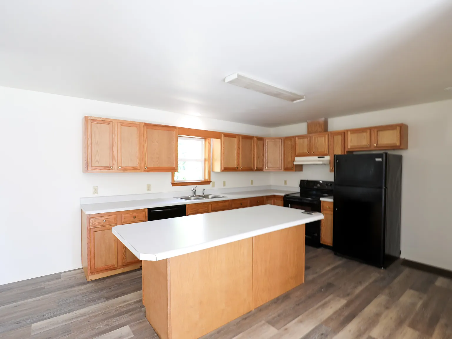3 bed, 2.5 bath, 1800 sqft, $2,850 — Photo 3