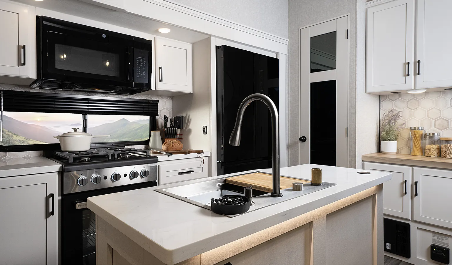 Studio, 520 sqft, $1,000 — Photo 1