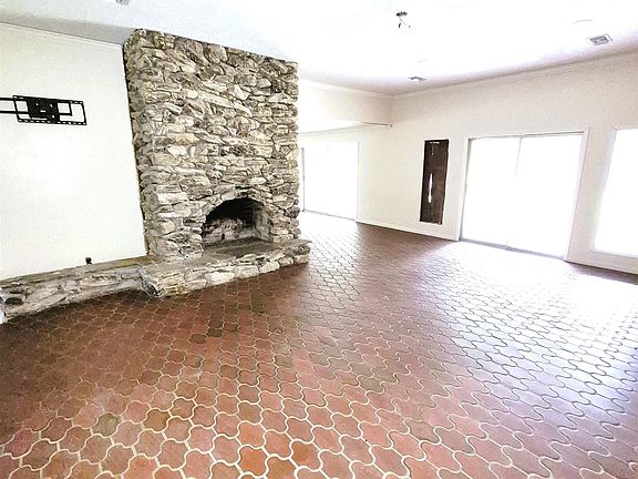 3rd image of 1202 Taylor St