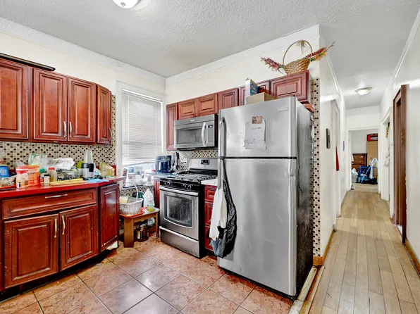 1011 Banner Avenue image 9 of 23