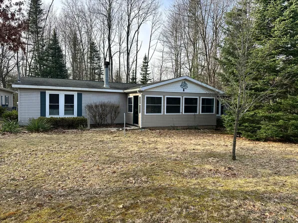 6411 Ashard Rd, Lake, MI 48632