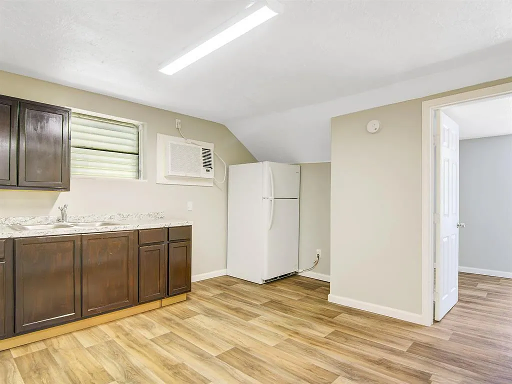 313 North Beauregard Street - Unit 1 (Upstairs) — Photo 4