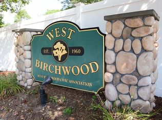 12 Tioga Dr, Jericho, NY 11753