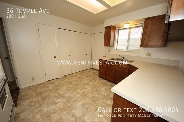 36 Temple Ave — Photo 8