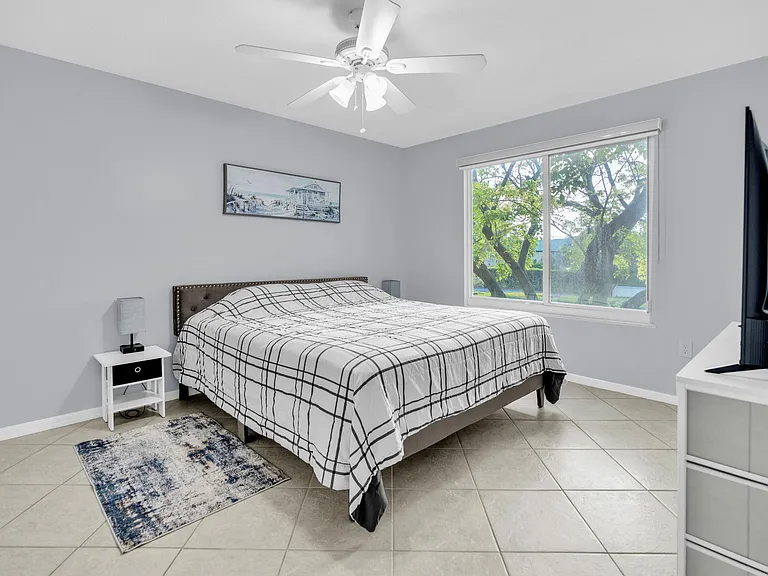 214 Villa Cir #214 — Photo 11