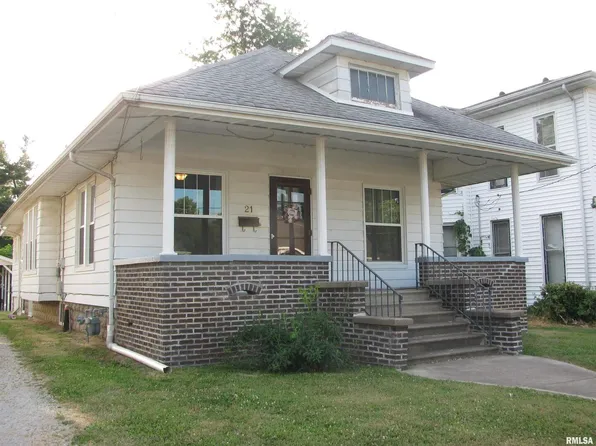 21 S Peach St, Du Quoin, IL 62832