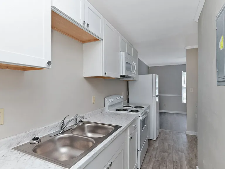 1491 Campus St — Photo 8
