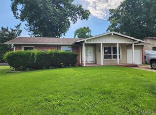 2960 Devonshire Dr, Florissant, MO 63033