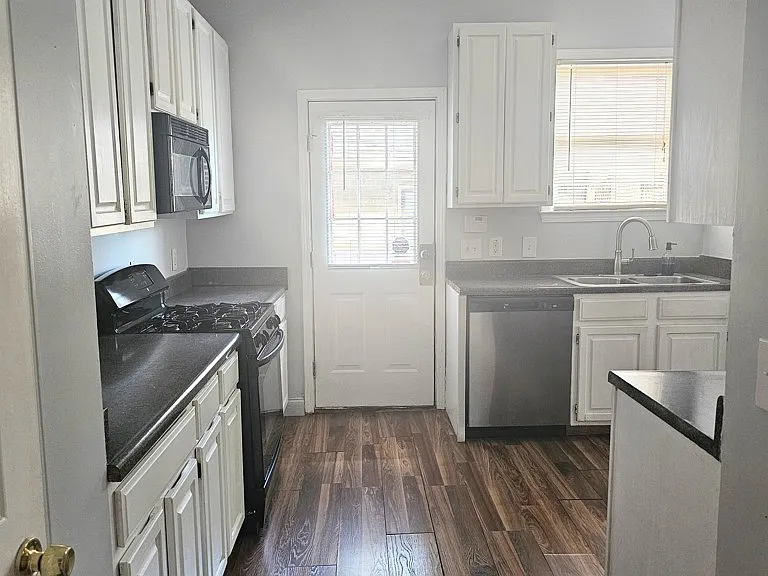 1333 Oak St SW — Photo 5