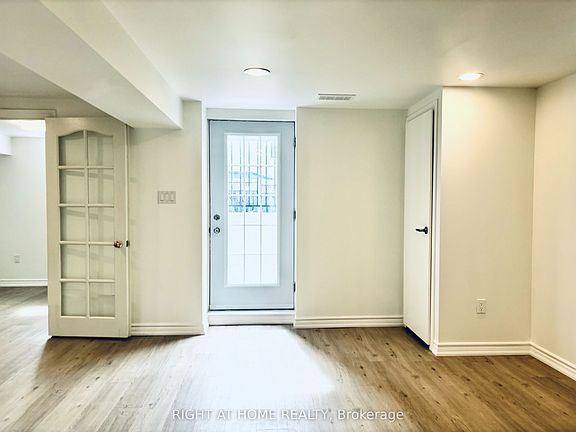 5th image of 1220 Grandview Dr #Basement