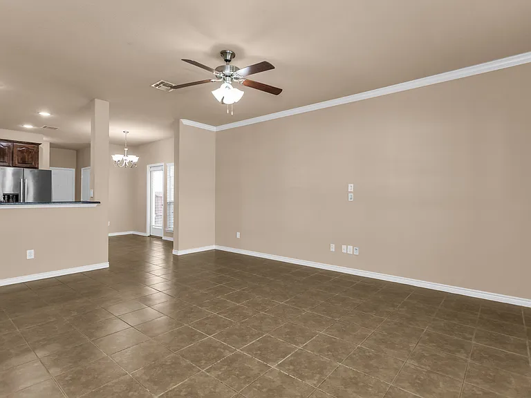 4924 Stray Creek Ln — Photo 3