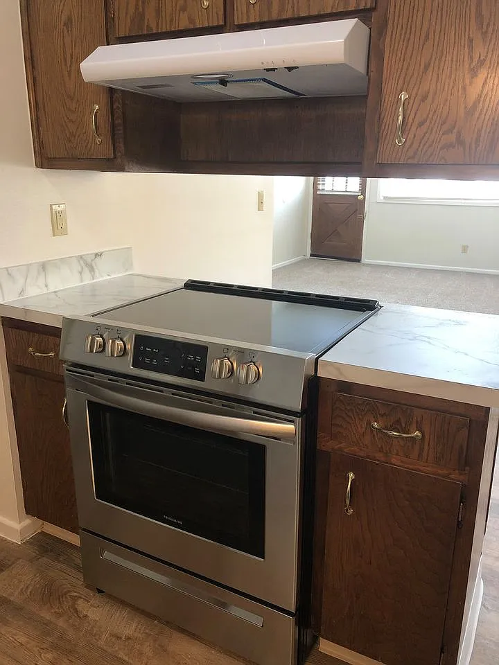 2 bed, 800 sqft, $980 — Photo 2