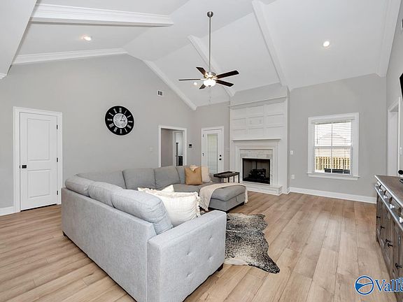 3rd image of 7652 Shaun Leslie Cir