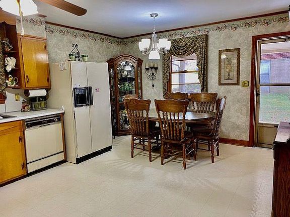 3rd image of 116 Hermitage Dr