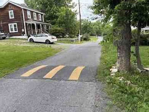 Exterior Neighborhood (street photo)
