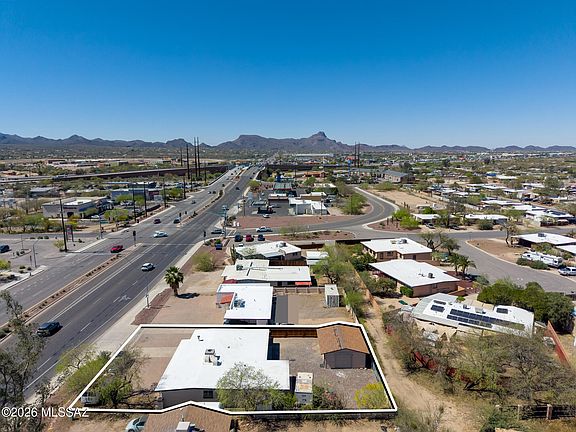 4th image of 4400 W Ina Rd