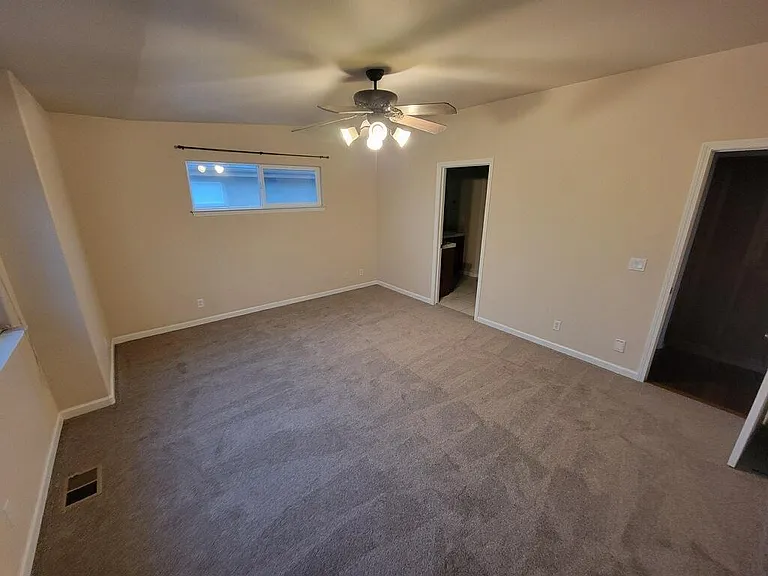 2790 Cedar Ave — Photo 15