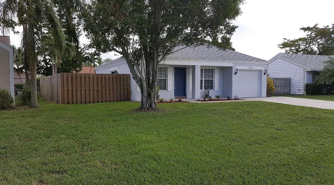 3 bed, 2.0 bath, 1191 sqft, $3,300 — Photo 3
