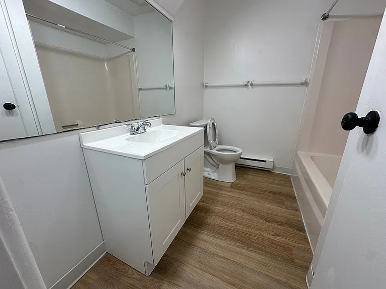 University Park Apartments near Cornell University — Photo 237